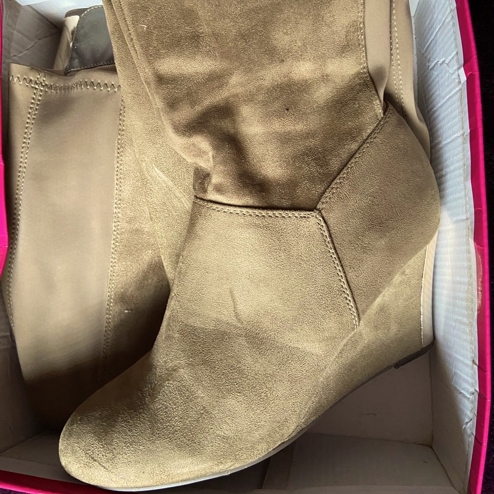 Green Knee high boots. Size 8